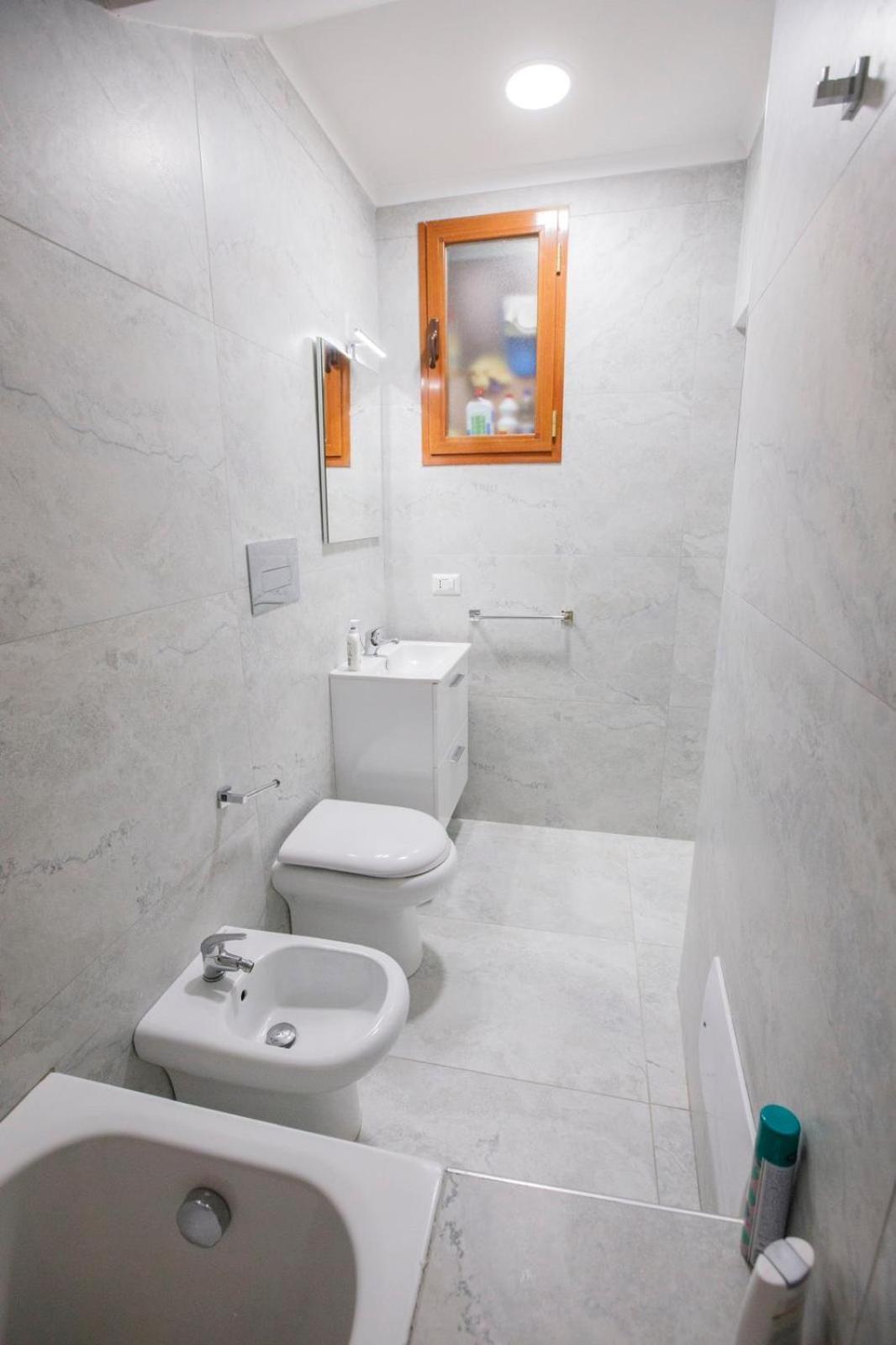 B&B Le Stanze Di Aurora Наполи Екстериор снимка
