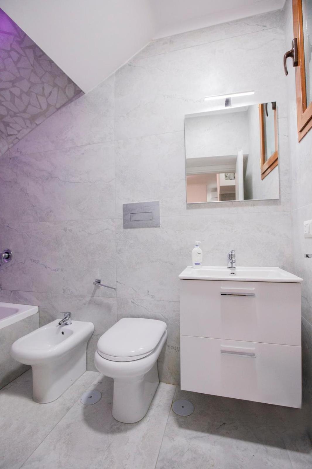 B&B Le Stanze Di Aurora Наполи Екстериор снимка
